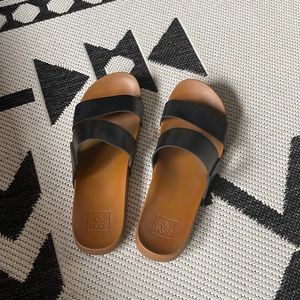 Reef Double Black Strap Sandals